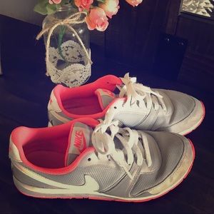 Nike casual sneakers tennis shoes - size 6.5